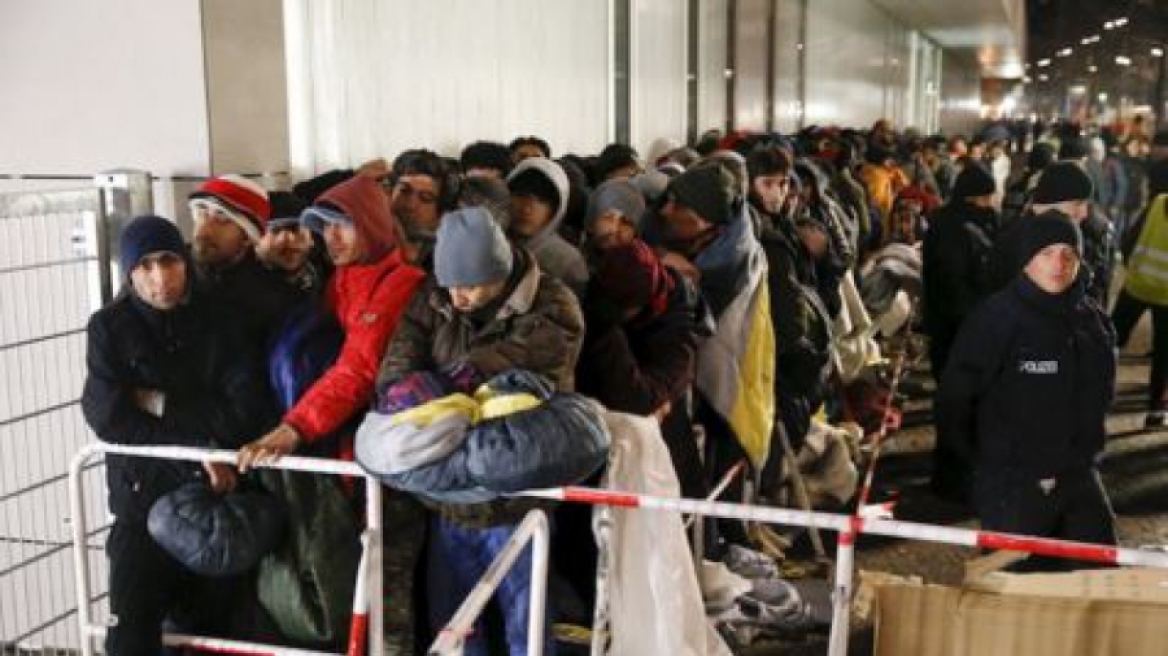 Απελπίστηκαν οι πρόσφυγες στην Γερμανία και θέλουν να γυρίσουν στην Συρία και το Ιράκ - Φεύγουν μαζικά